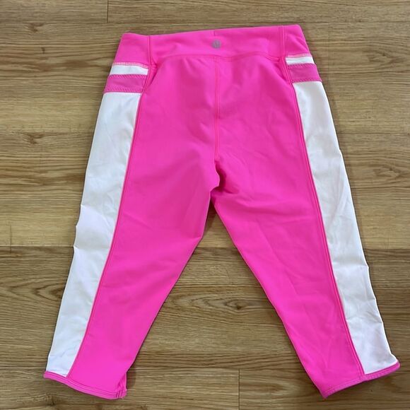 Lululemon Pink Cropped Leggings - Picture 3 of 4